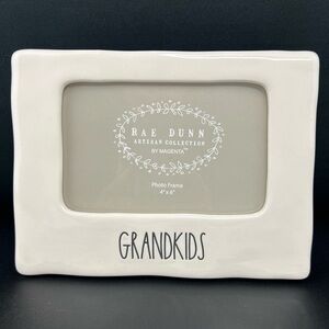 Rae Dunn - ‘Grandkids’ picture frame. 4” x 6”. NWT.
